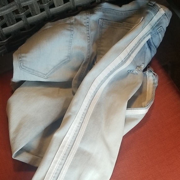 Adorable Ankle Cut Jeans - Picture 2 of 3